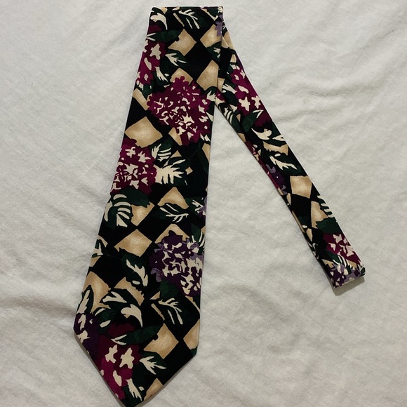 Perry Ellis 100% silk tie - Picture 8 of 9